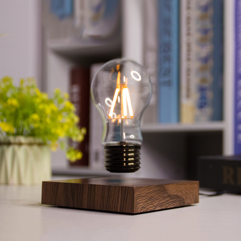 Nuova Lampadina Maglev per Cam - Home Office Amazon recensione e prezzo
